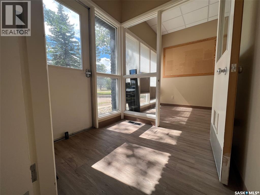 203 Railway Avenue, Cut Knife, Saskatchewan  S0M 0N0 - Photo 2 - SK015711
