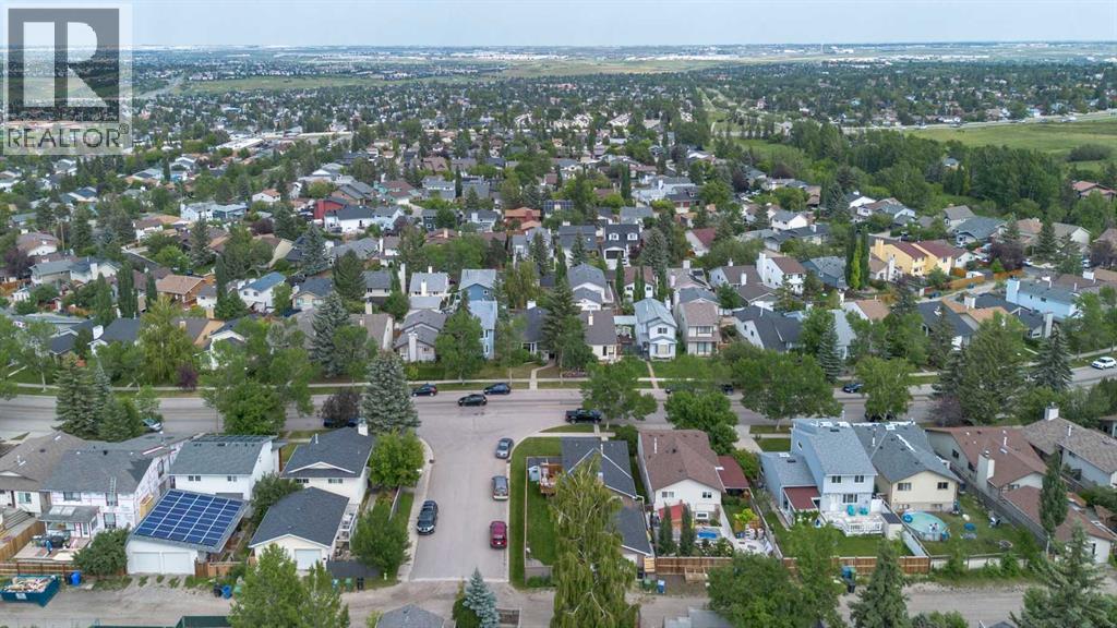 Property at 200 Macewan Glen Drive NW image 4