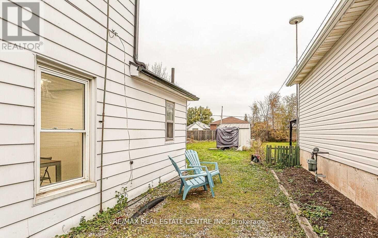 18 Forks Road E, Welland (Dain City), Ontario  L3B 5K1 - Photo 11 - X12348949