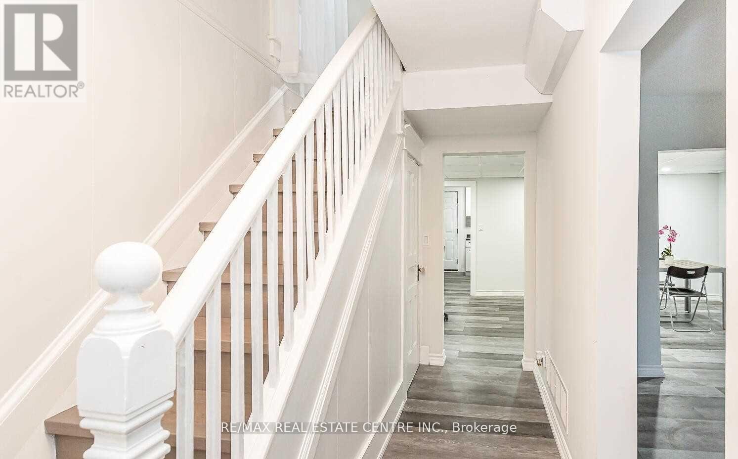 18 Forks Road E, Welland (Dain City), Ontario  L3B 5K1 - Photo 3 - X12348949