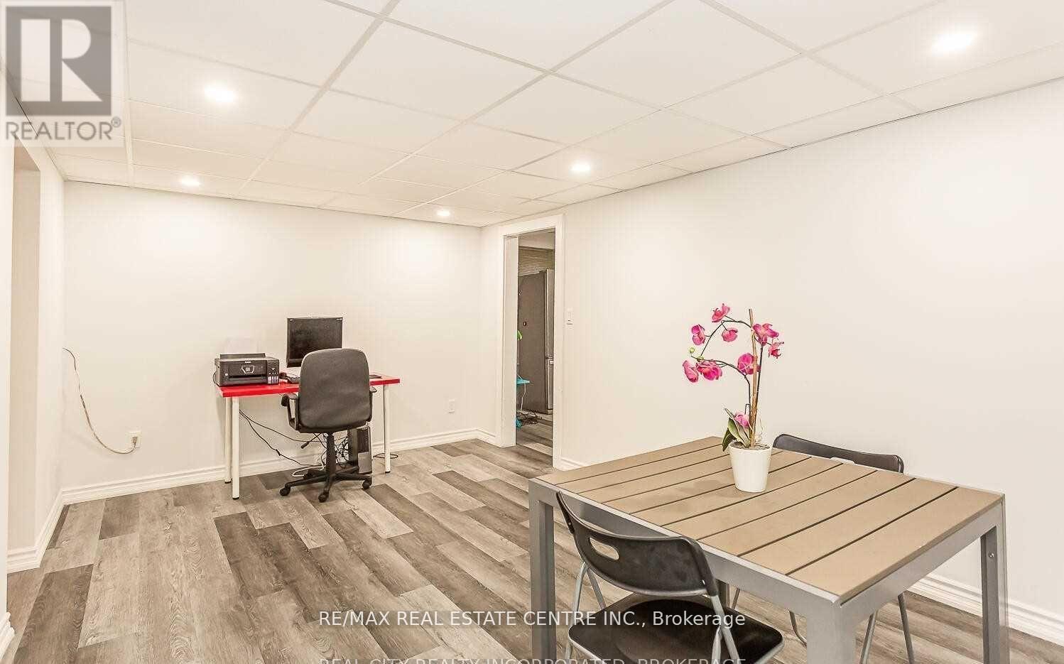 18 Forks Road E, Welland (Dain City), Ontario  L3B 5K1 - Photo 5 - X12348949