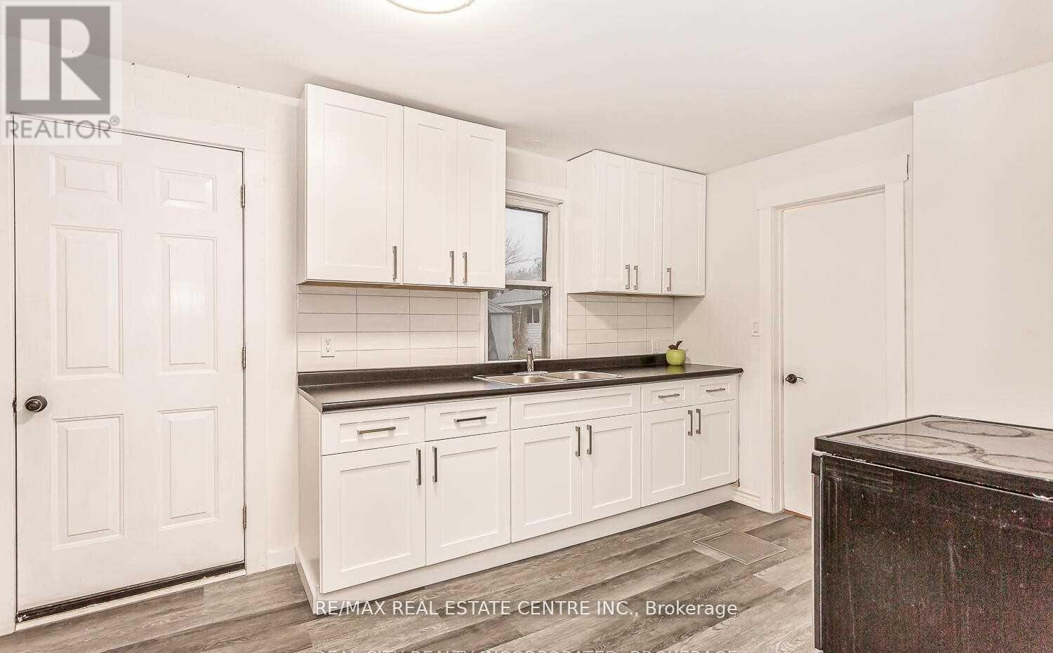 18 Forks Road E, Welland (Dain City), Ontario  L3B 5K1 - Photo 7 - X12348949