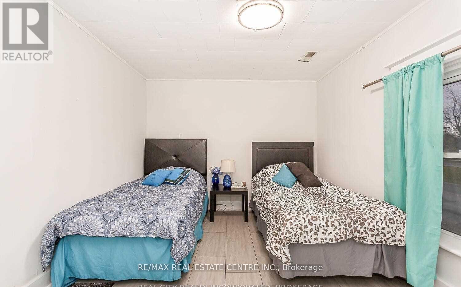 18 Forks Road E, Welland (Dain City), Ontario  L3B 5K1 - Photo 8 - X12348949