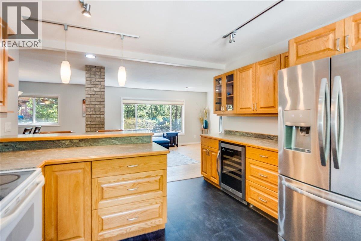 2485 Upper Gibson Road, Castlegar, British Columbia  V1N 4S7 - Photo 14 - 10359657