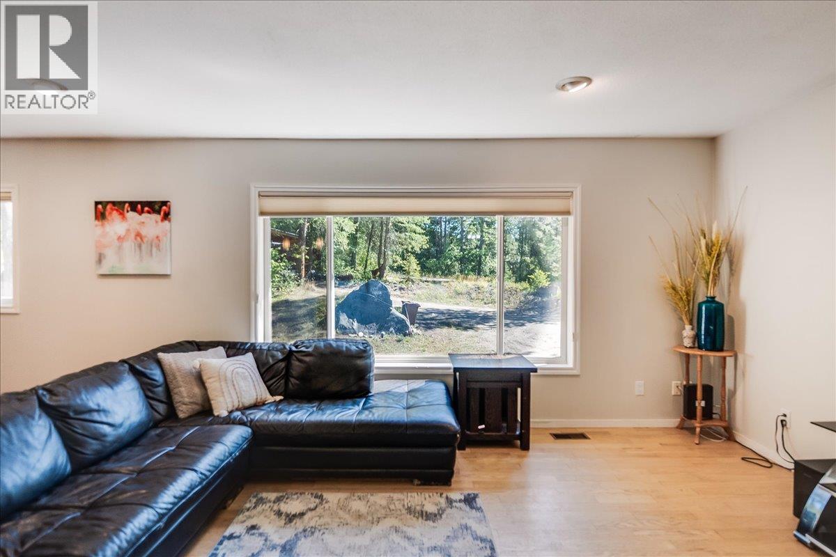 2485 Upper Gibson Road, Castlegar, British Columbia  V1N 4S7 - Photo 8 - 10359657