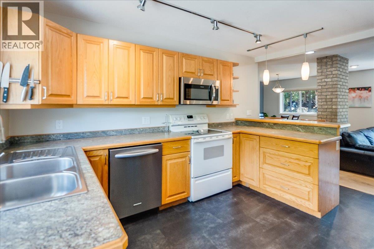 2485 Upper Gibson Road, Castlegar, British Columbia  V1N 4S7 - Photo 16 - 10359657