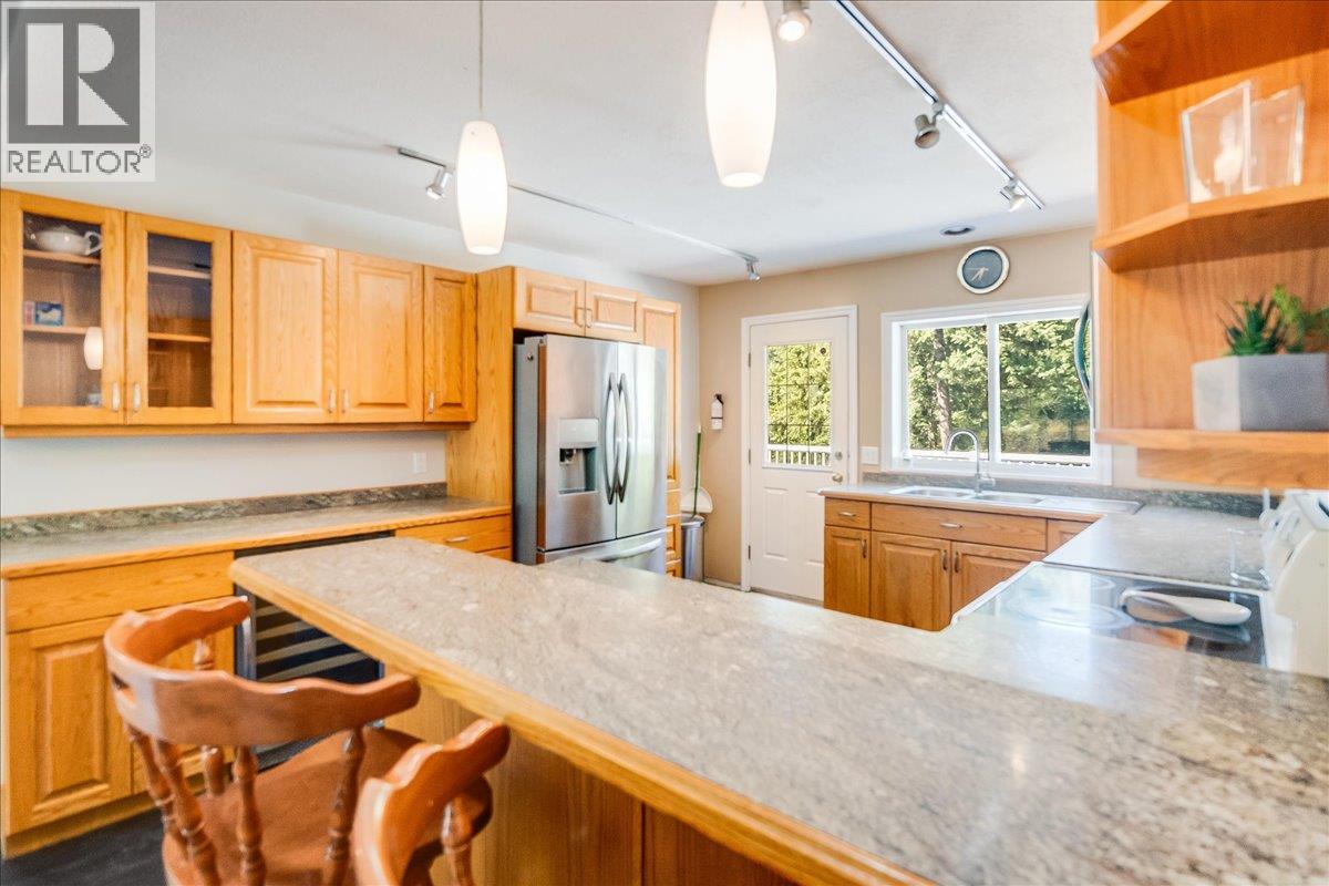 2485 Upper Gibson Road, Castlegar, British Columbia  V1N 4S7 - Photo 13 - 10359657