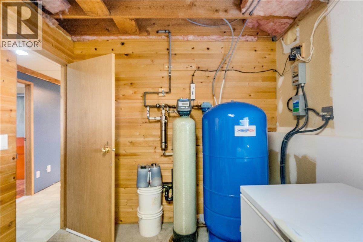 2485 Upper Gibson Road, Castlegar, British Columbia  V1N 4S7 - Photo 35 - 10359657