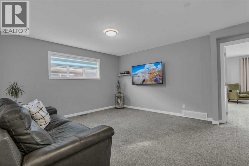 240 Lucas Crescent Nw, Calgary, Alberta  T3P 1M8 - Photo 33 - A2237447