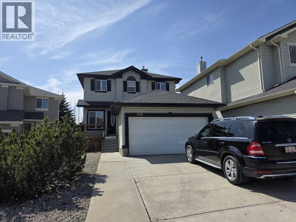 Property at 135 VALLEY CREST Close NW image 1