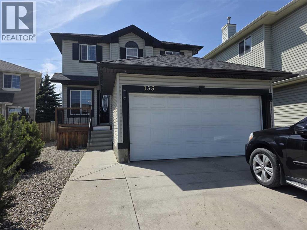 Property at 135 VALLEY CREST Close NW image 3
