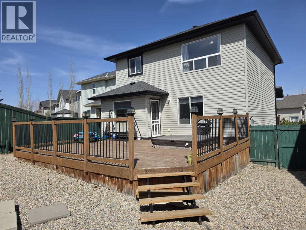 Property at 135 VALLEY CREST Close NW image 5