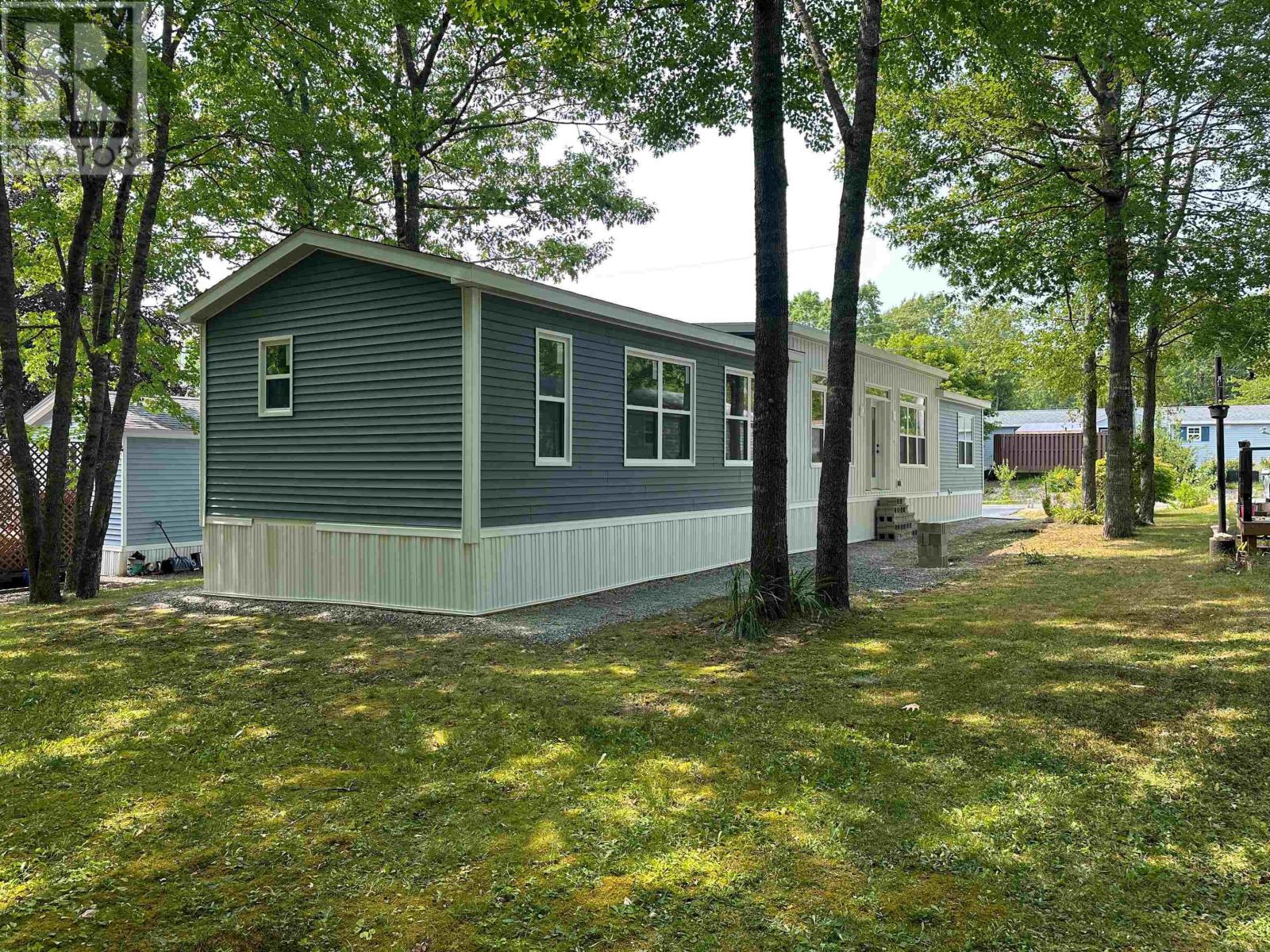 12 RICHARDS Street, Bridgewater, Nova Scotia