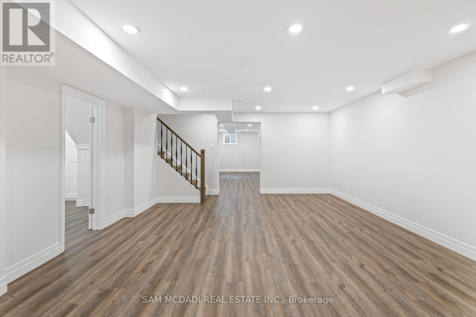 2535 Robin Drive, Mississauga (Sheridan), Ontario  L5K 2G2 - Photo 32 - W12348982