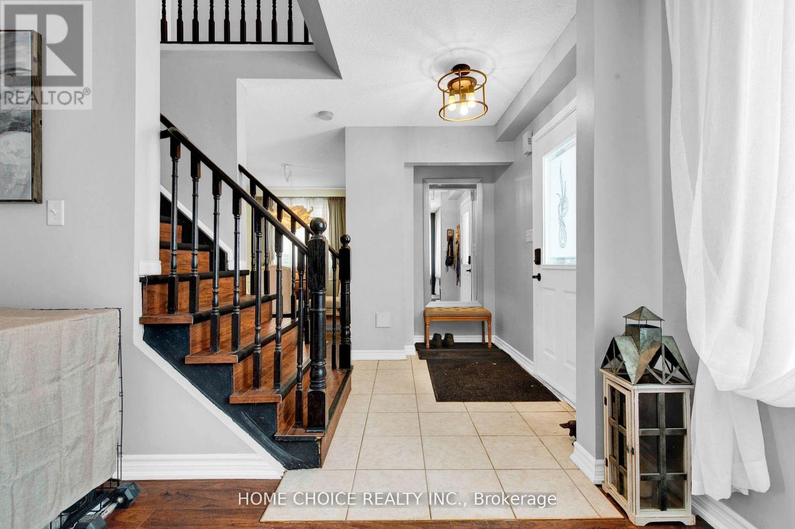 14 Snowy Owl Crescent, Barrie (Little Lake), Ontario  L4M 6P4 - Photo 4 - S12349001