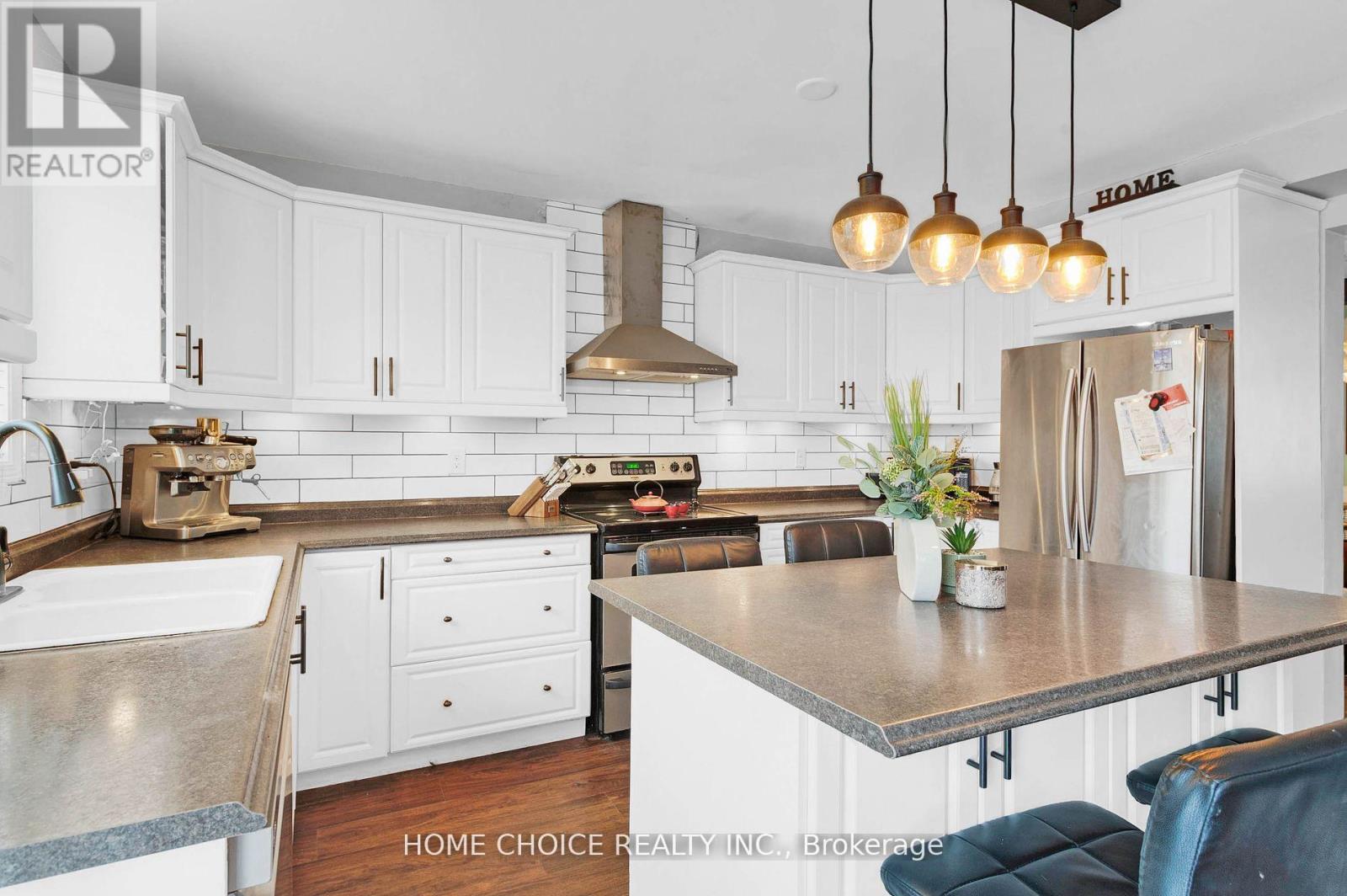 14 Snowy Owl Crescent, Barrie (Little Lake), Ontario  L4M 6P4 - Photo 5 - S12349001