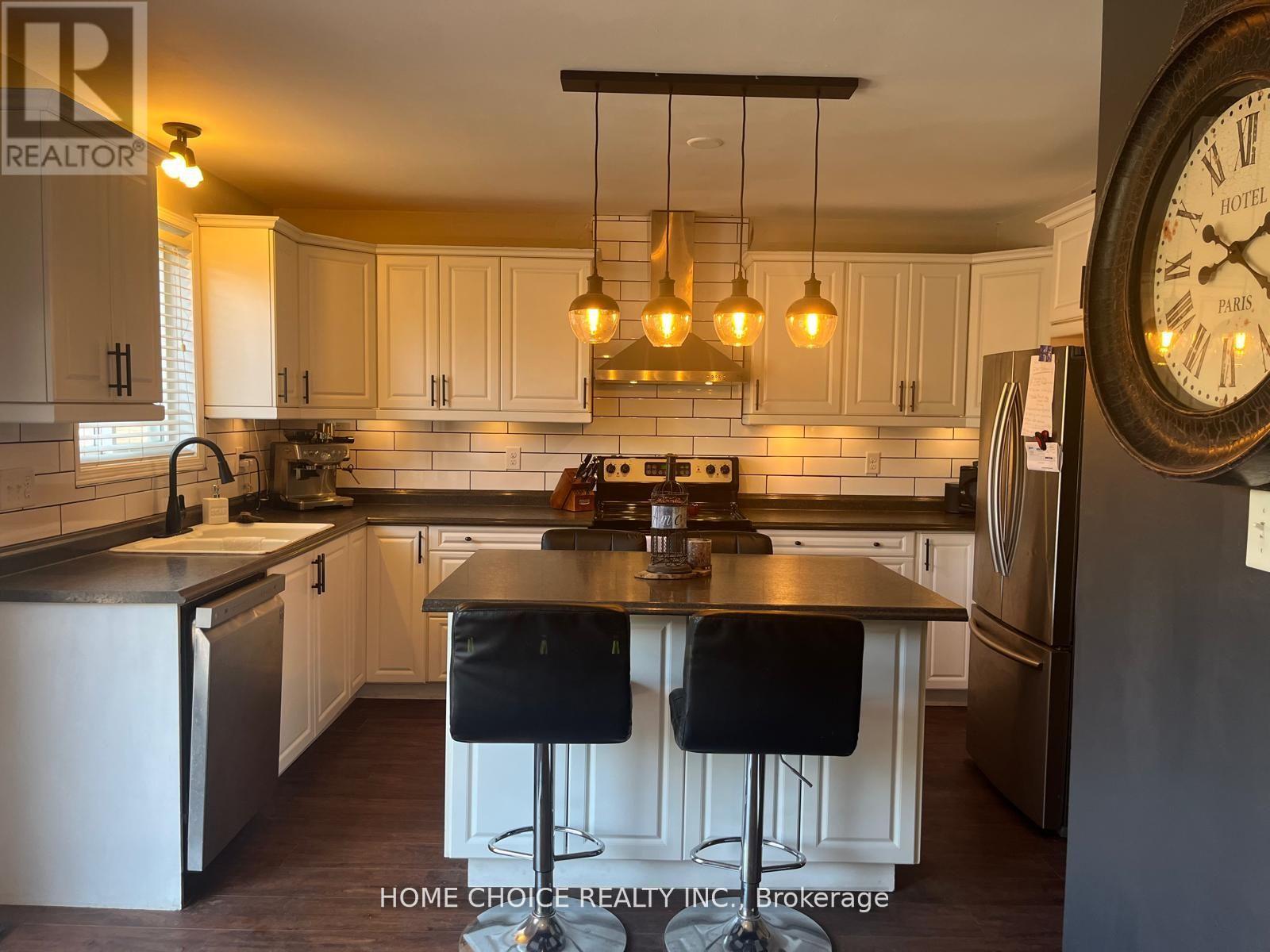14 Snowy Owl Crescent, Barrie (Little Lake), Ontario  L4M 6P4 - Photo 6 - S12349001