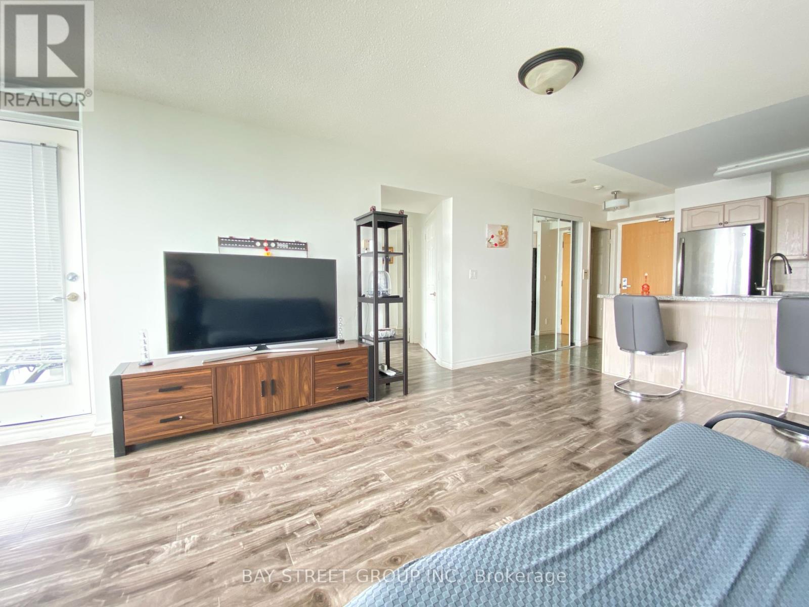 Property at 1206 - 68 GRANGEWAY AVENUE E image 1