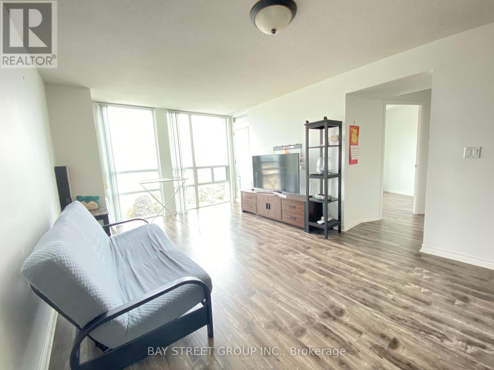 Property at 1206 - 68 GRANGEWAY AVENUE E image 3