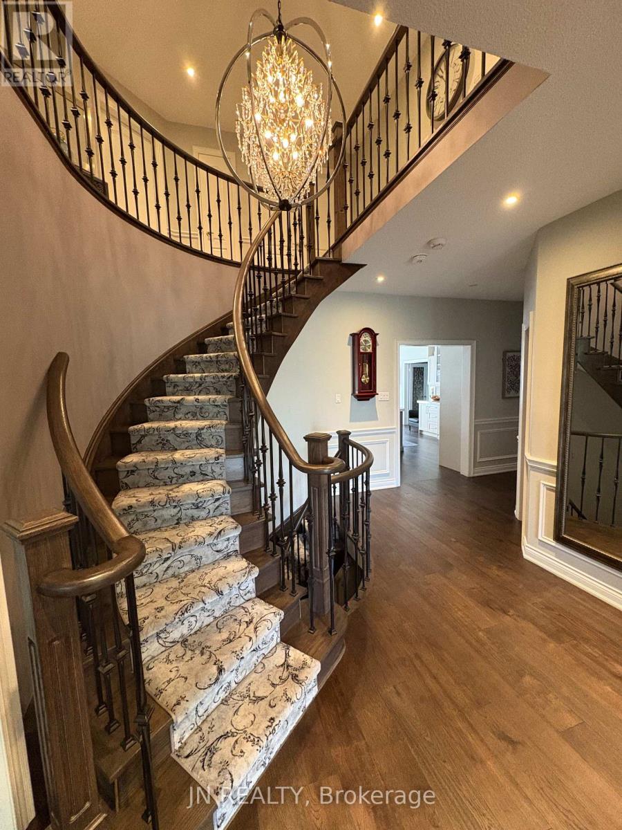 77 Colonel Bertram Road, Brampton, Ontario  L6Z 4T6 - Photo 5 - W12349025