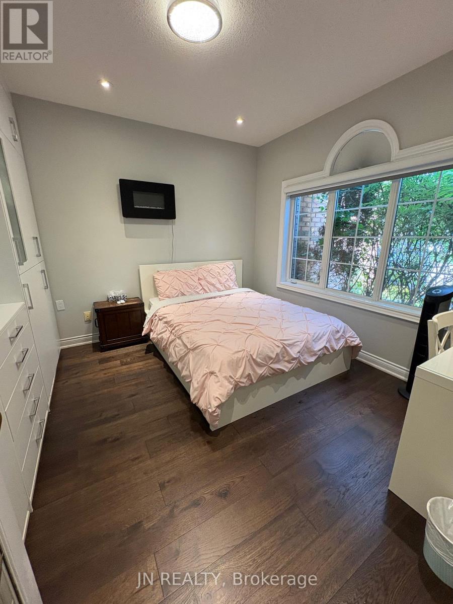 77 Colonel Bertram Road, Brampton, Ontario  L6Z 4T6 - Photo 6 - W12349025