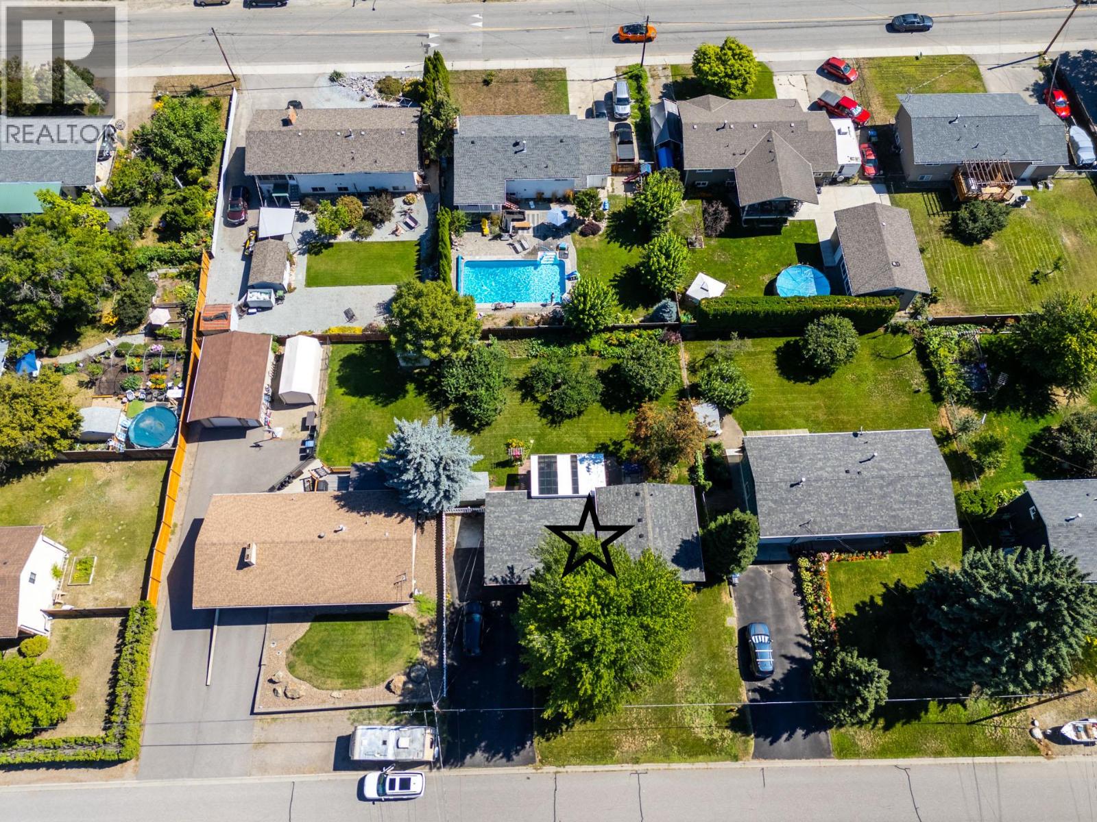 1365 Pasadena Road Kelowna Photo 2