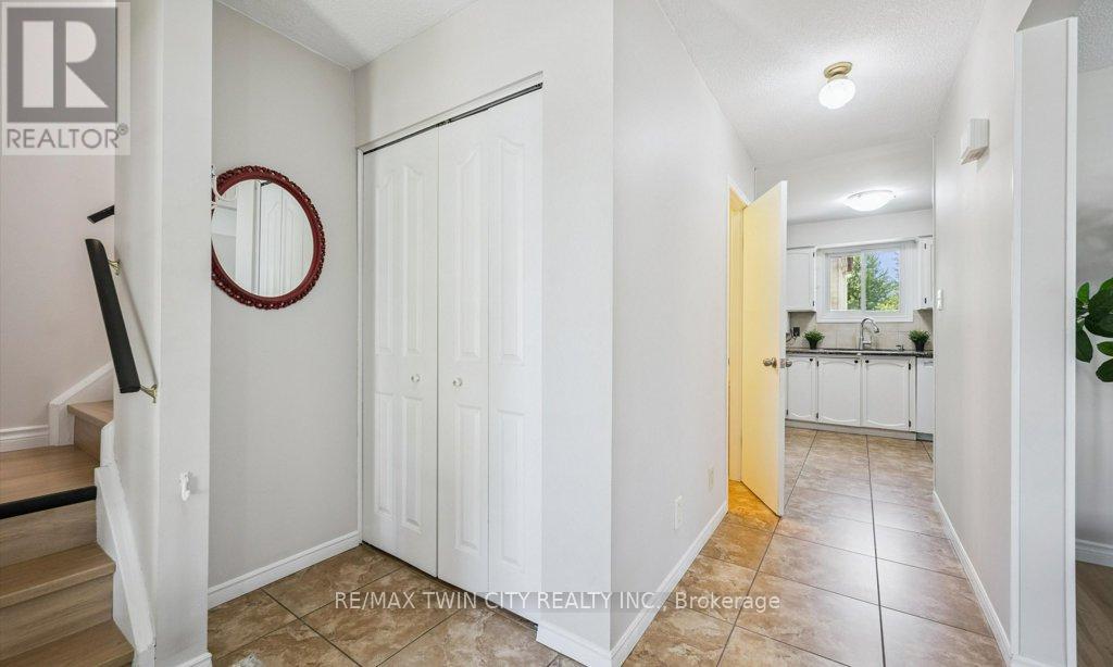 Property at 136 ST JEROME CRESCENT image 5