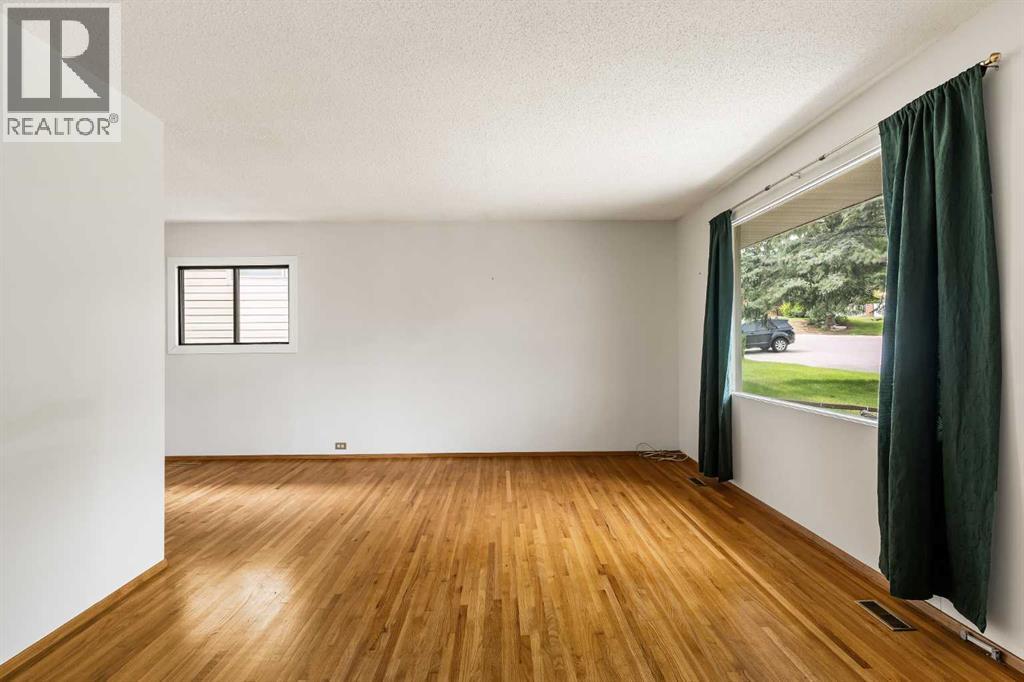Property at 1023 Hunterston Place NW image 2