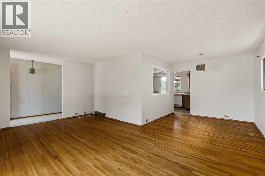 Property at 1023 Hunterston Place NW image 5