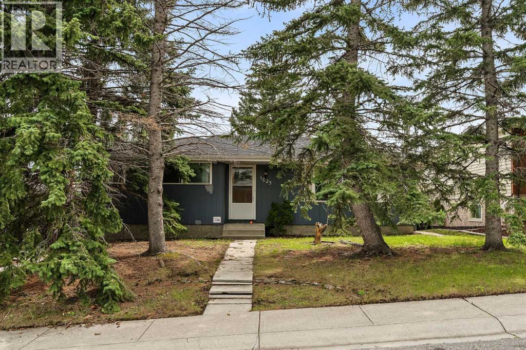 Property at 1023 Hunterston Place NW image 1