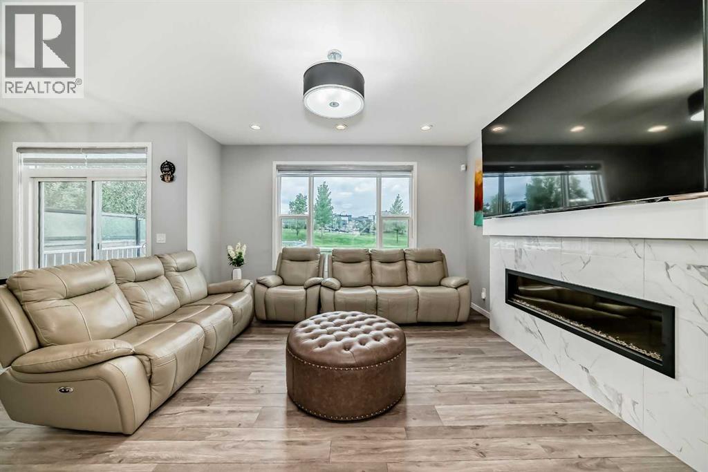 Property at 124 Seton Gardens SE image 3