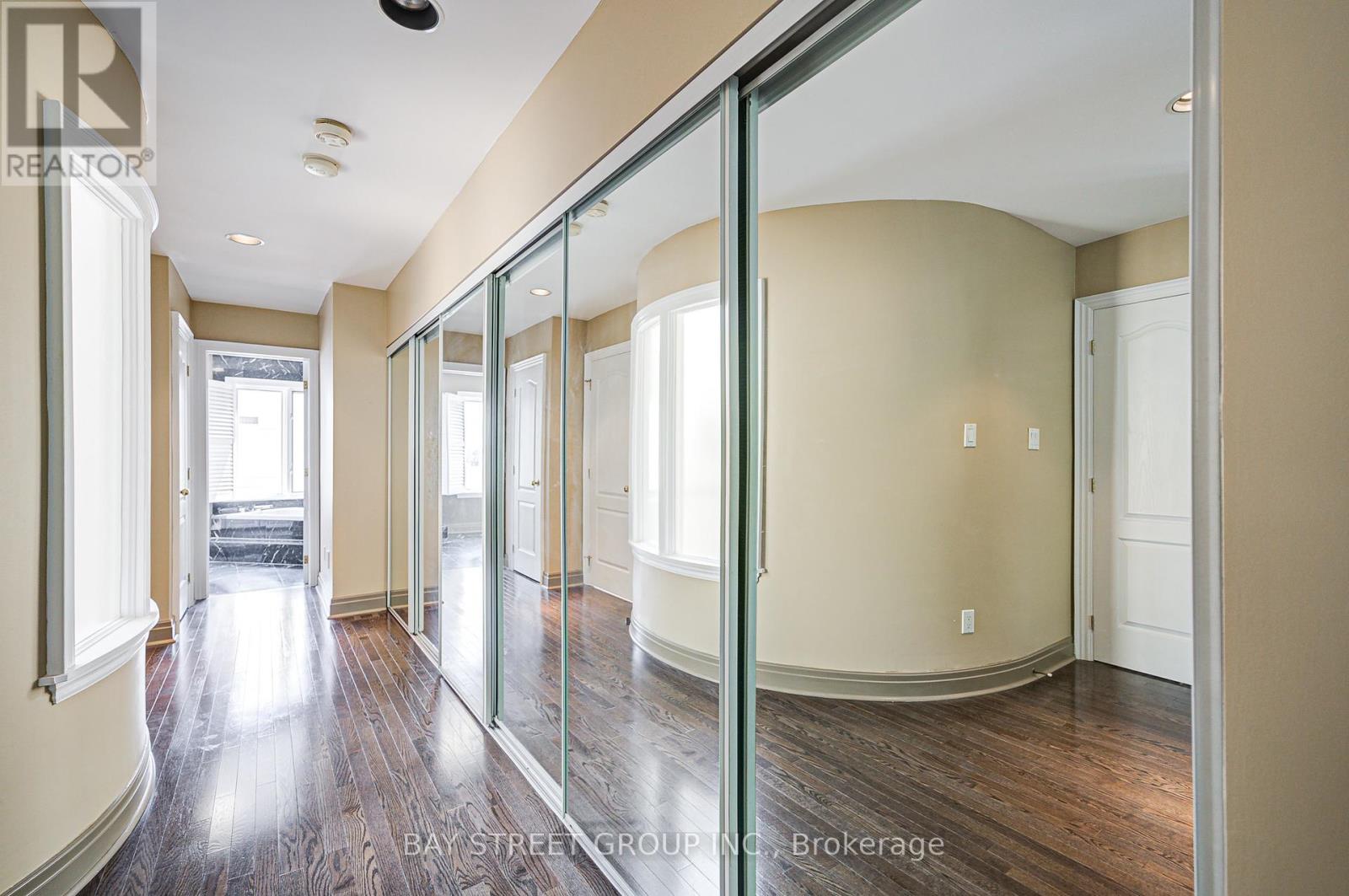 529 Davenport Road, Toronto (Casa Loma), Ontario  M5R 3R5 - Photo 18 - C12349064