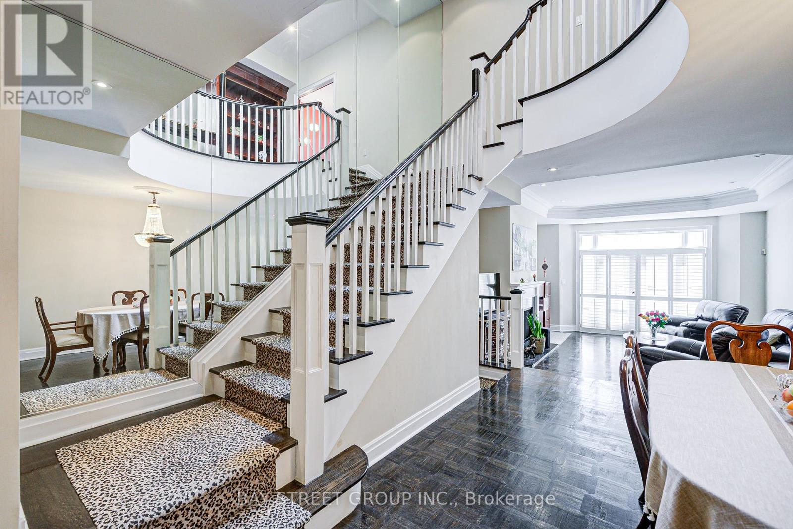 529 Davenport Road, Toronto (Casa Loma), Ontario  M5R 3R5 - Photo 8 - C12349064