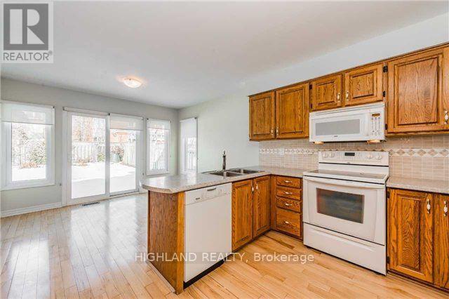 1246 Heathfield Crescent, Oakville, Ontario  L6M 1T1 - Photo 10 - W12349070