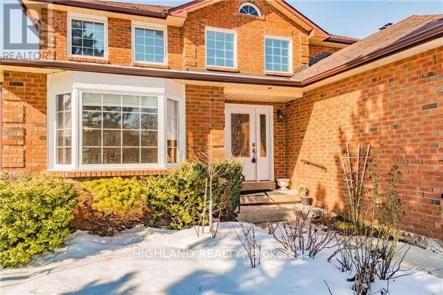 1246 Heathfield Crescent, Oakville, Ontario  L6M 1T1 - Photo 2 - W12349070