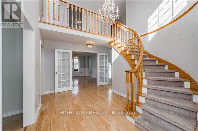 1246 Heathfield Crescent, Oakville, Ontario  L6M 1T1 - Photo 3 - W12349070