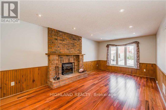 1246 Heathfield Crescent, Oakville, Ontario  L6M 1T1 - Photo 7 - W12349070