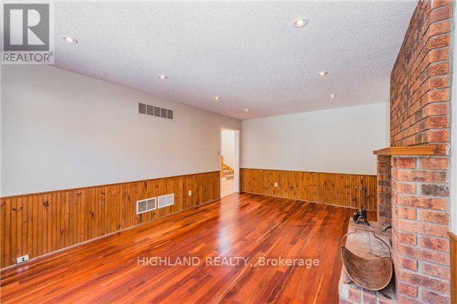 1246 Heathfield Crescent, Oakville, Ontario  L6M 1T1 - Photo 8 - W12349070