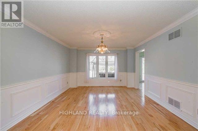 1246 Heathfield Crescent, Oakville, Ontario  L6M 1T1 - Photo 9 - W12349070