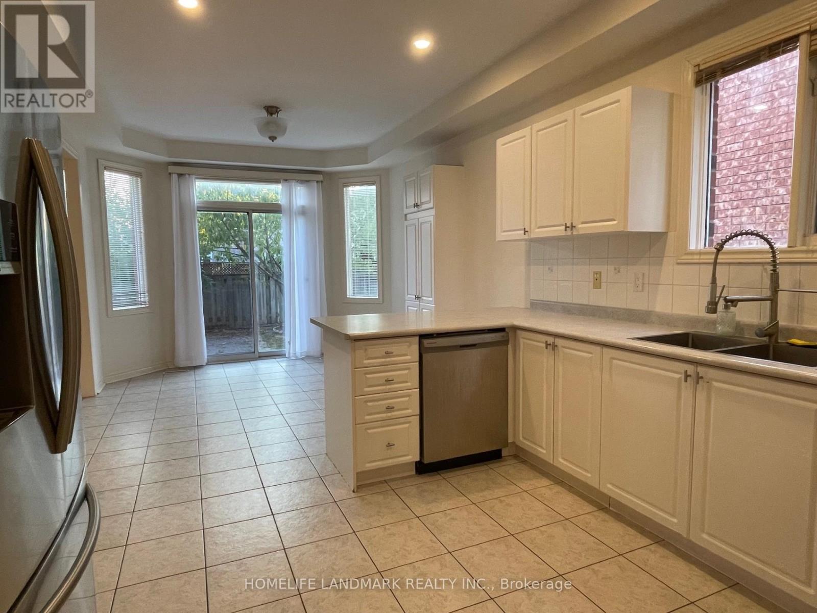 Property at 10 YUKON DRIVE image 4