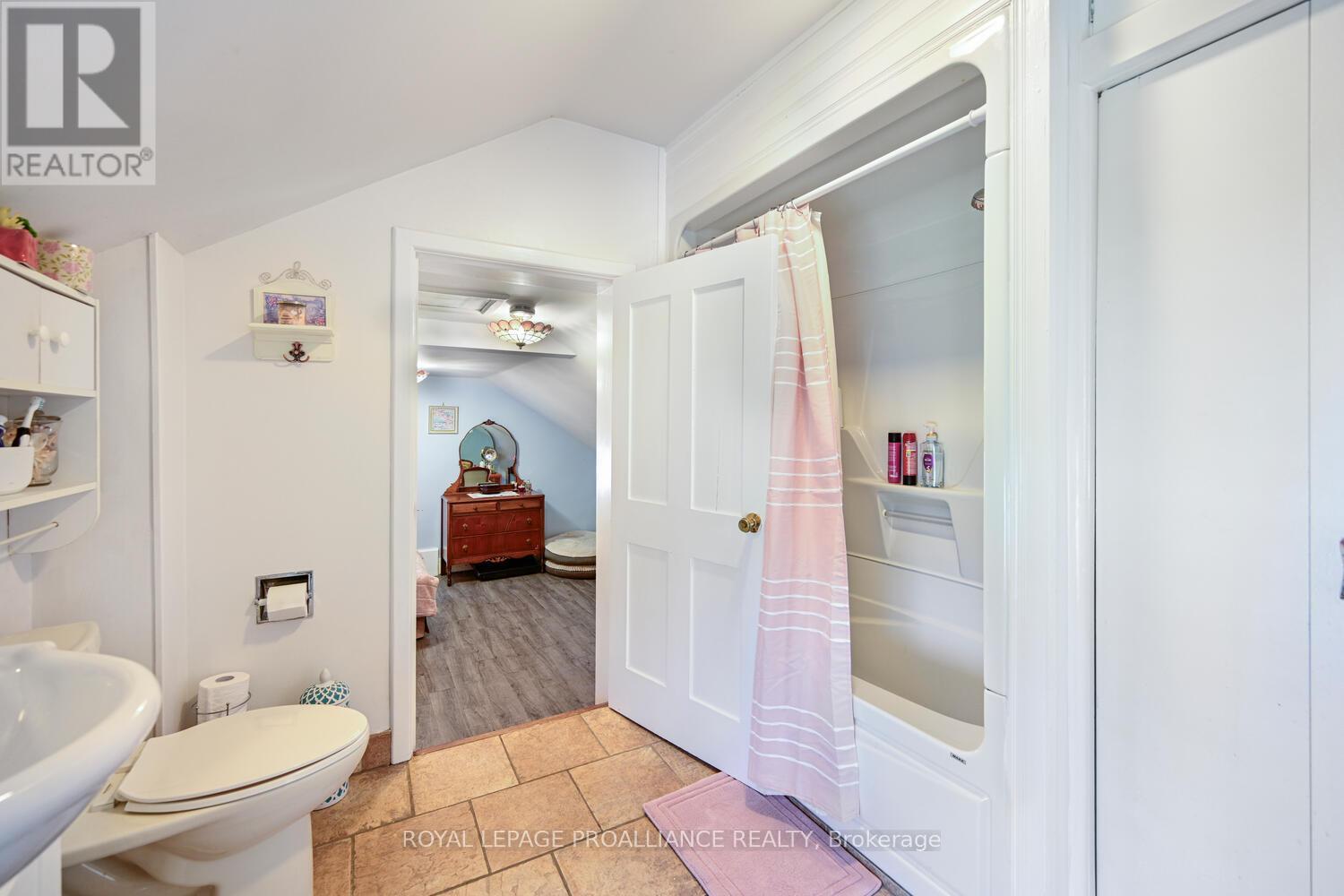 394 Park Street E, Prescott, Ontario  K0E 1T0 - Photo 22 - X12349077