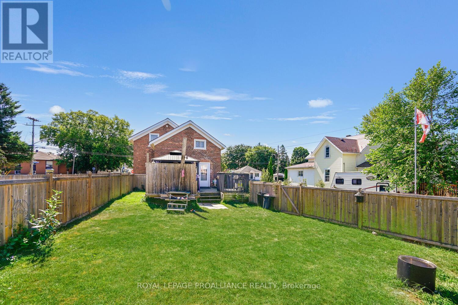 394 Park Street E, Prescott, Ontario  K0E 1T0 - Photo 27 - X12349077