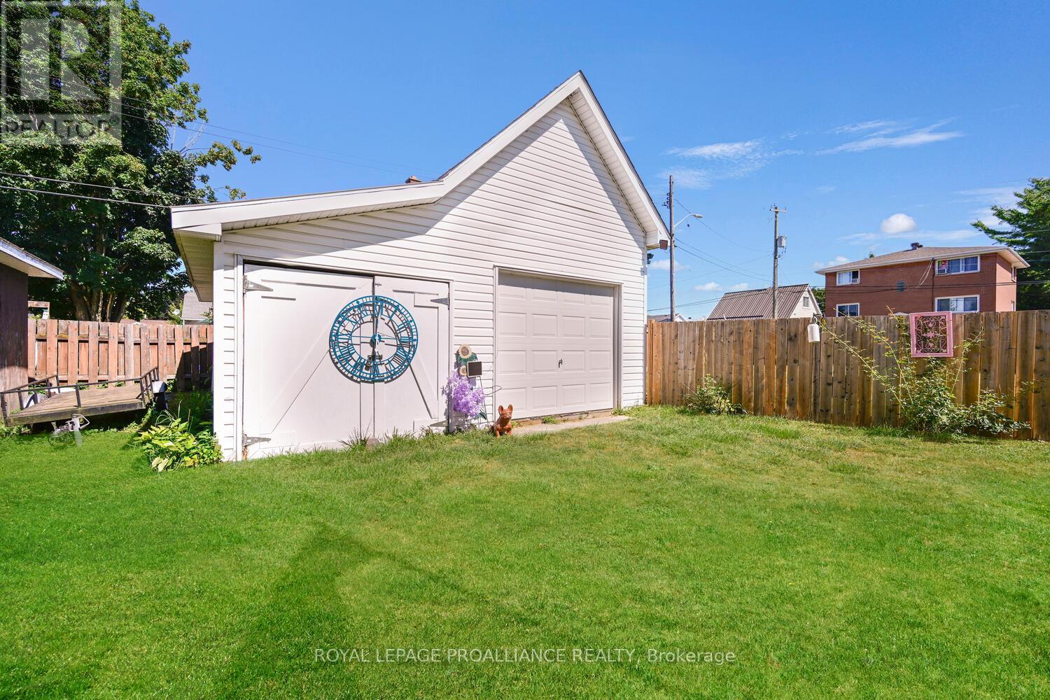 394 Park Street E, Prescott, Ontario  K0E 1T0 - Photo 29 - X12349077