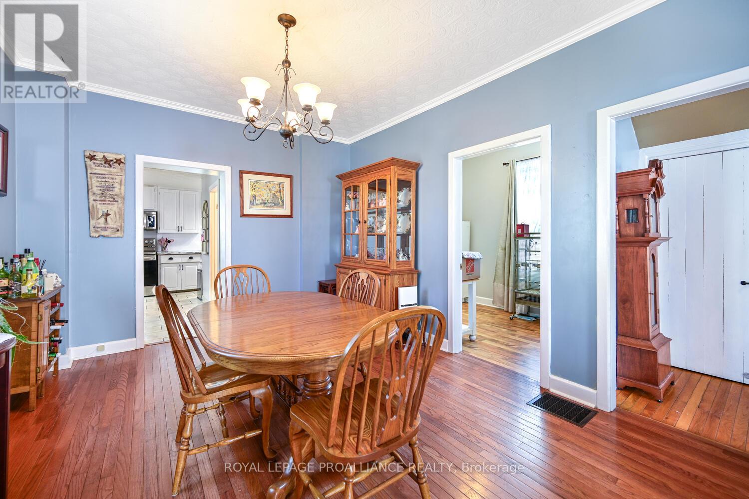 394 Park Street E, Prescott, Ontario  K0E 1T0 - Photo 5 - X12349077