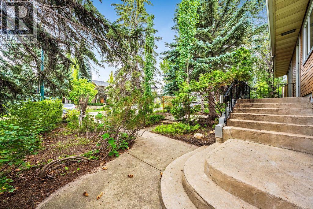 Property at 412 46 Avenue SW image 3