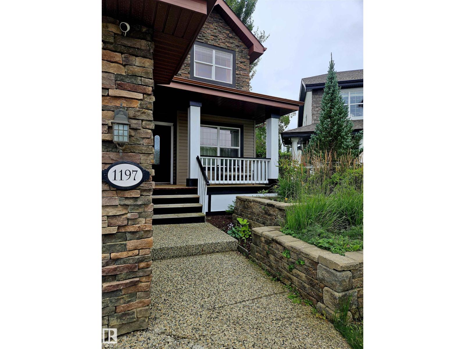 1197 Goodwin Circle Ci Nw, Edmonton, Alberta  T5T 6W4 - Photo 4 - E4453422
