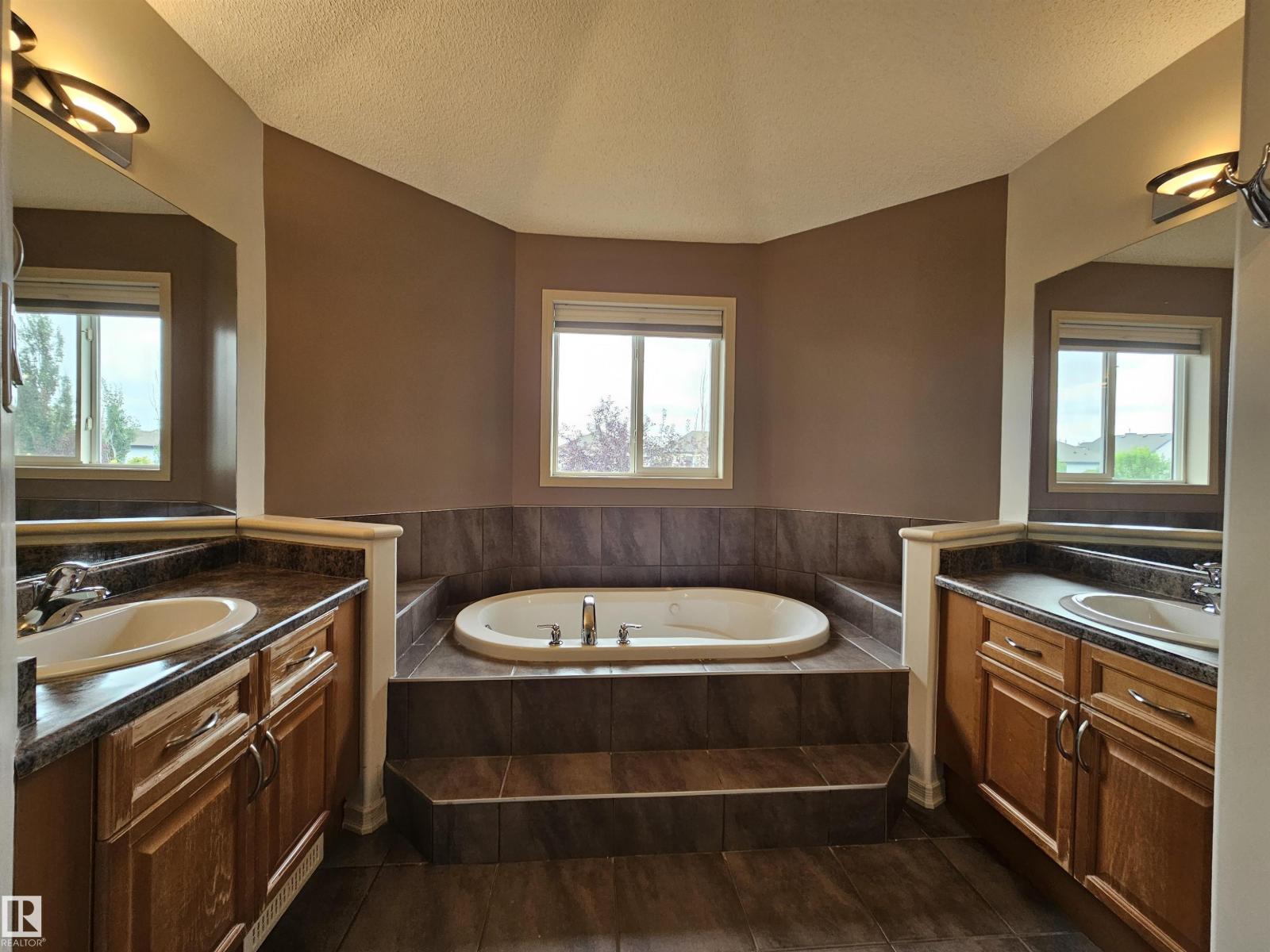 1197 Goodwin Circle Ci Nw, Edmonton, Alberta  T5T 6W4 - Photo 45 - E4453422