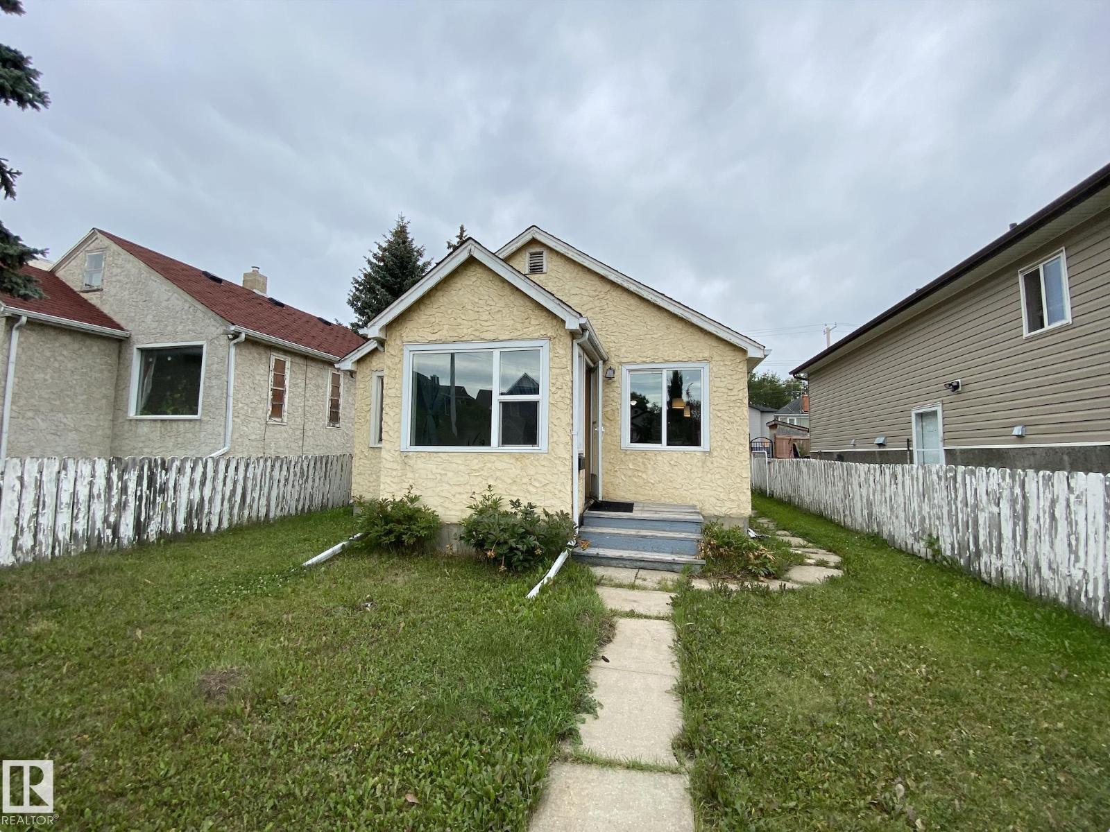 Property at 11447 95 ST NW image 1