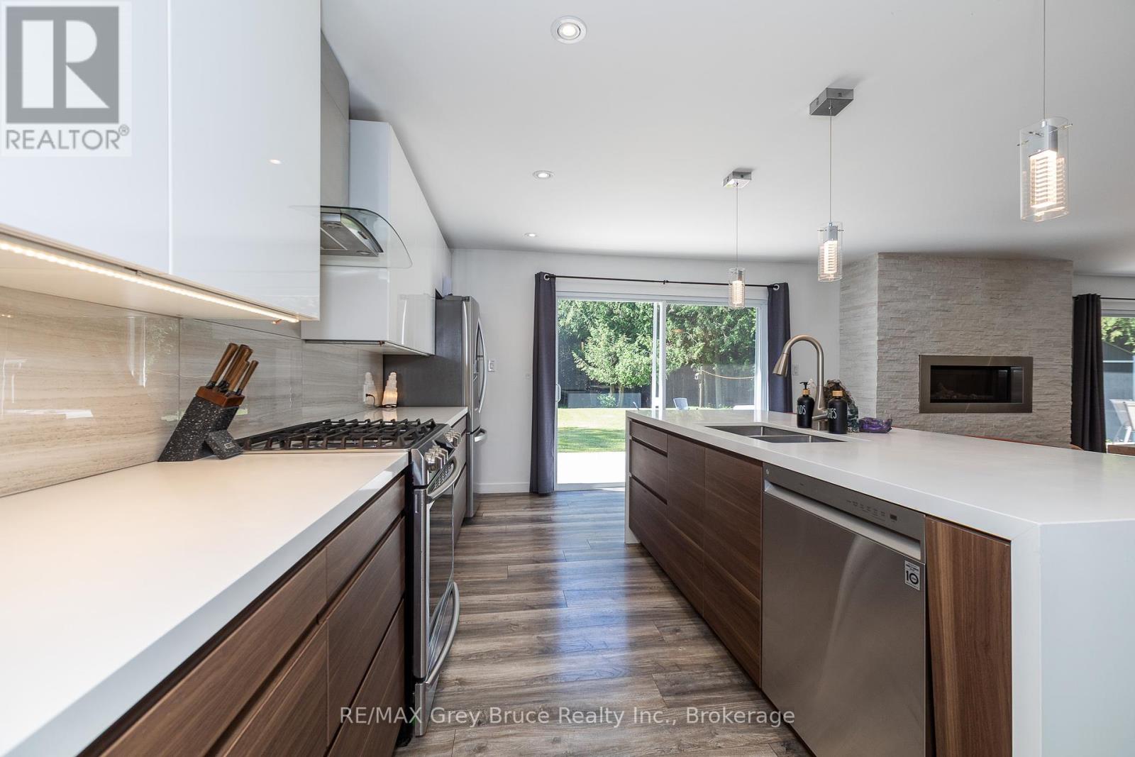 495204 Traverston Road, West Grey, Ontario  N0C 1H0 - Photo 13 - X12302567