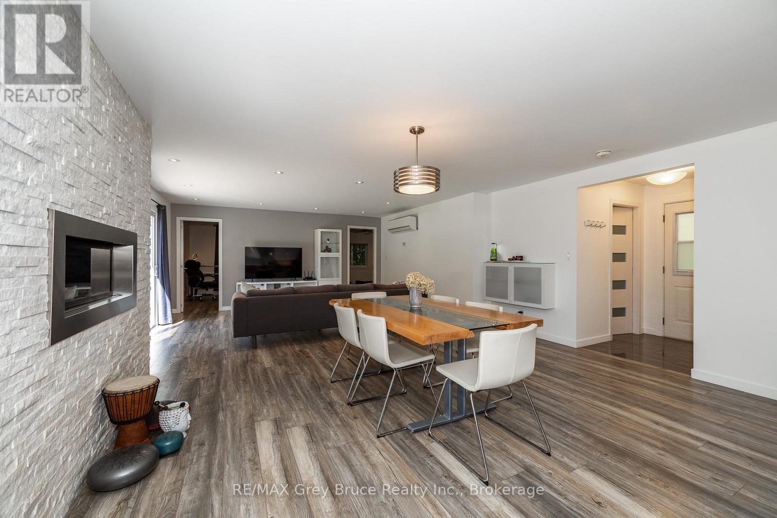 495204 Traverston Road, West Grey, Ontario  N0C 1H0 - Photo 9 - X12302567